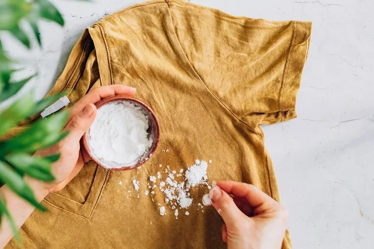 How To Remove Oil Stains From Clothes